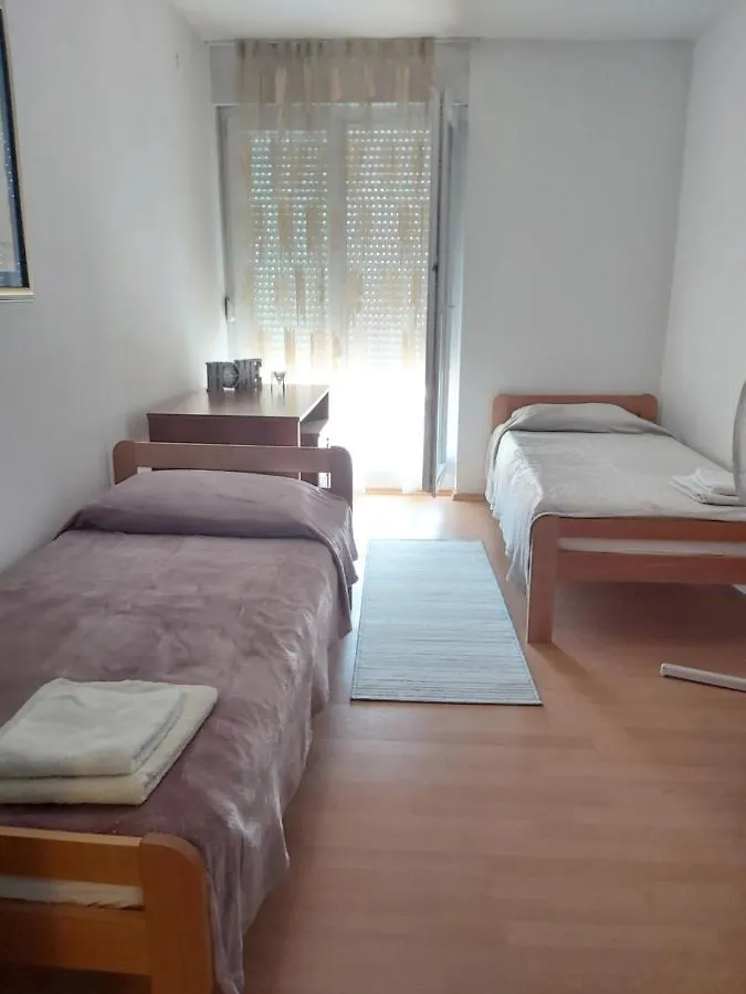 Apartment Mirela Zadar 0*,
